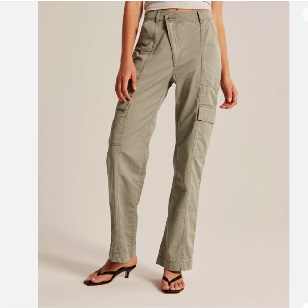 Abercrombie & Fitch Women's Straight Leg Cargo Pants in Khaki